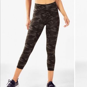 Fabletics Powerhold Capris